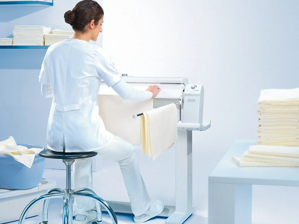 Alternative view of Miele HM 16-83 83cm Silindir ütü